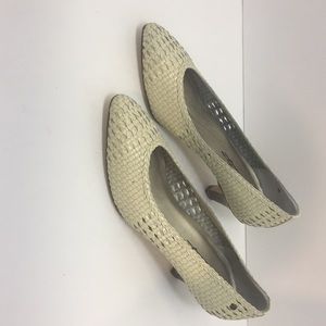 Etienne Aigner textured brakish shoes cream 7.5